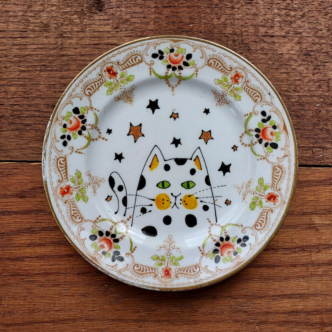 spotty cat and stars wall plate by Laura Lee Designs 