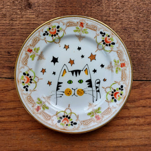 Tabby cat and stars wall plate by Laura Lee Designs 