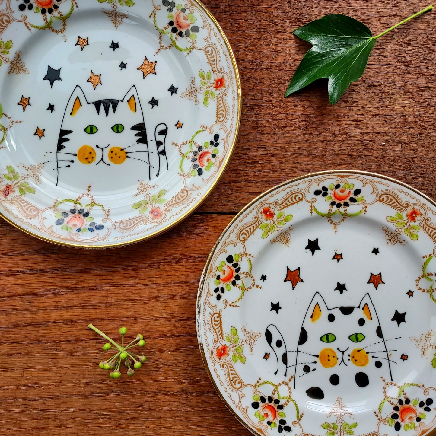 Tabby cat and stars wall plate by Laura Lee Designs 