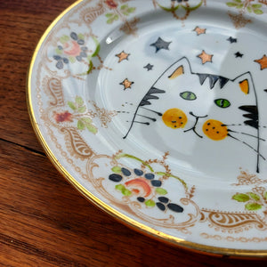 Tabby cat and stars wall plate by Laura Lee Designs 