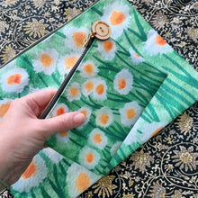 Load image into Gallery viewer, Daisies bag Laura Lee Designs 