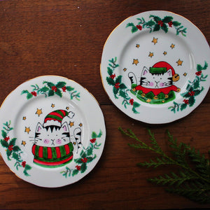 Jingle & Jester Christmas Cat Wall Plate Set - The Vintage Pimp